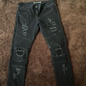 BLACK RIPPED MENS JEANS